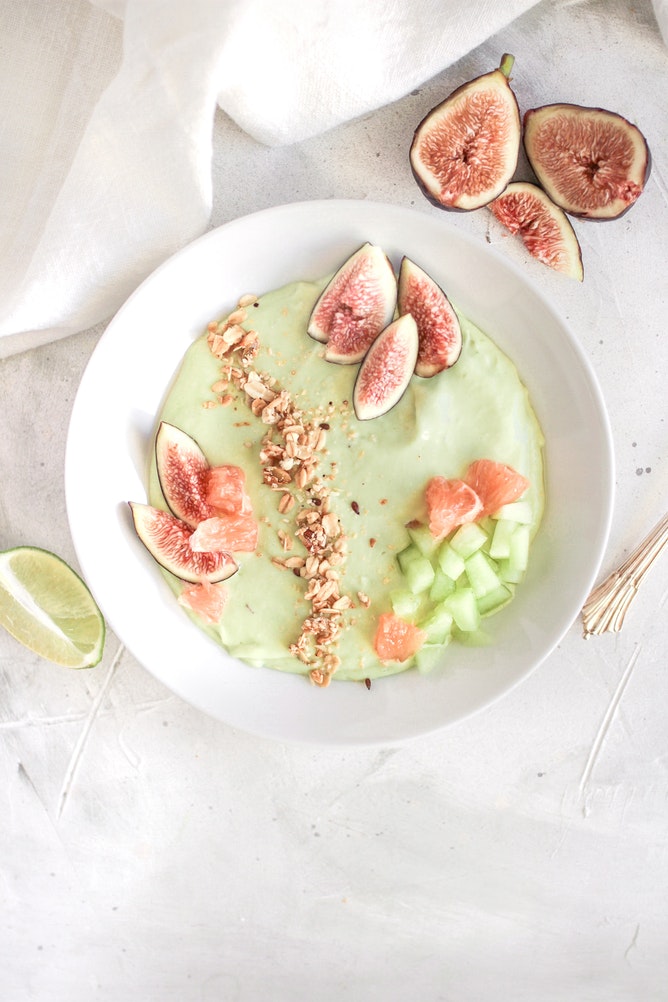 A vegan smoothie bowl with fresh figs